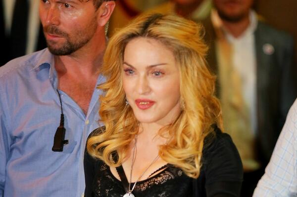 Мадона прекрачи всички естетически граници