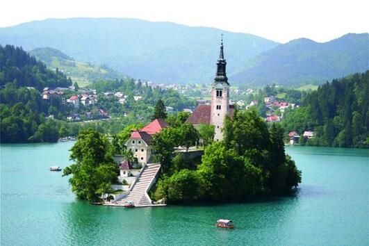 <p>Езерото Блед в Словения</p>
