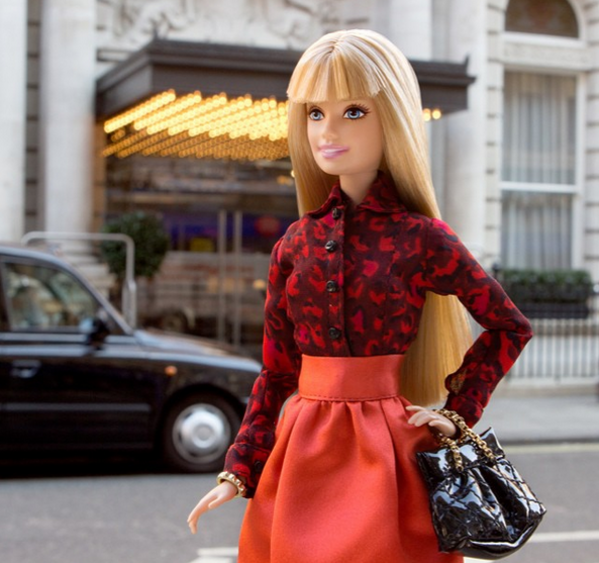 Стилната Барби като модна блогърка