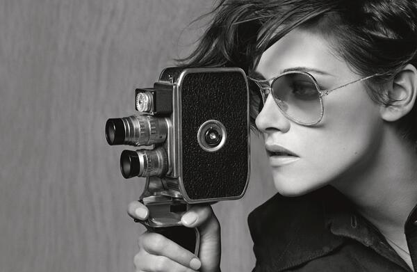 Чаровната фоторепортерка на Chanel