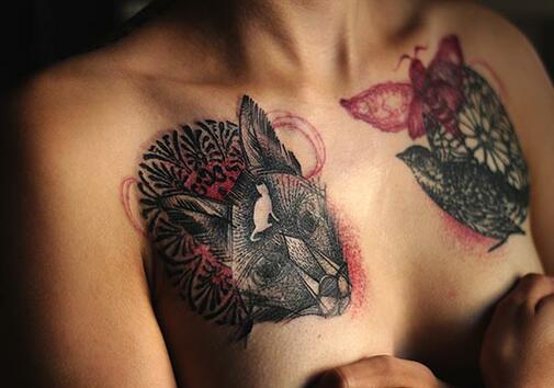 Красиви татуировки заличават белезите от мастектомия