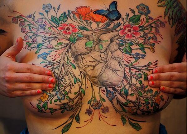 Красиви татуировки заличават белезите от мастектомия