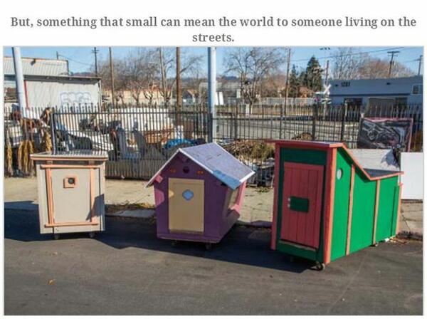 Къщички за бездомници, направени от тонове боклук