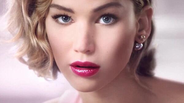 Дженифър Лорънс в изкусителна рекламна кампания на Dior
