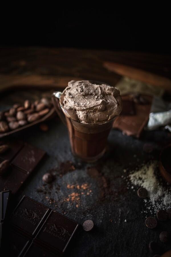 Коледни вкусотии: Празничен горещ шоколад
