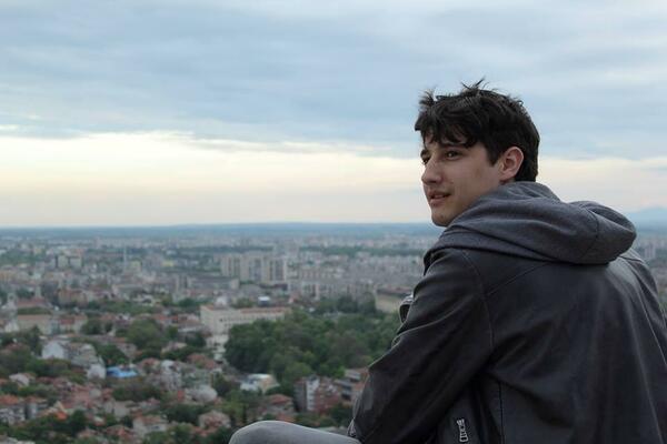 Филмът “Спри до мен” - новото българско кино, създадено от млади и талантливи хора
