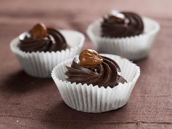 Яжте шоколад! Учени доказаха, че ни прави по-умни!