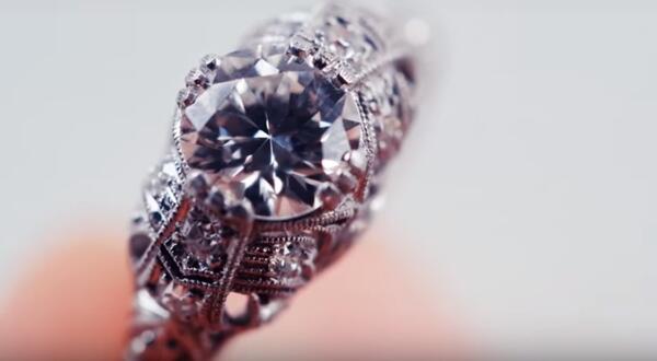 Диамантената история на годежния пръстен за период от 100 години