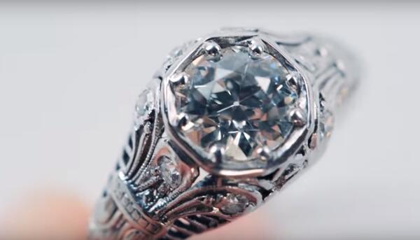 Диамантената история на годежния пръстен за период от 100 години