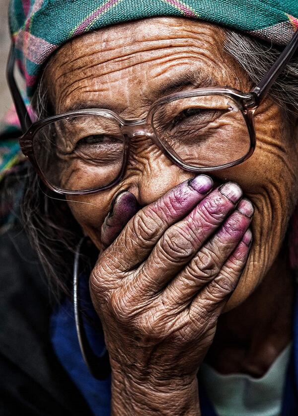 Скритите усмивки на пъстрия виетнамски народ