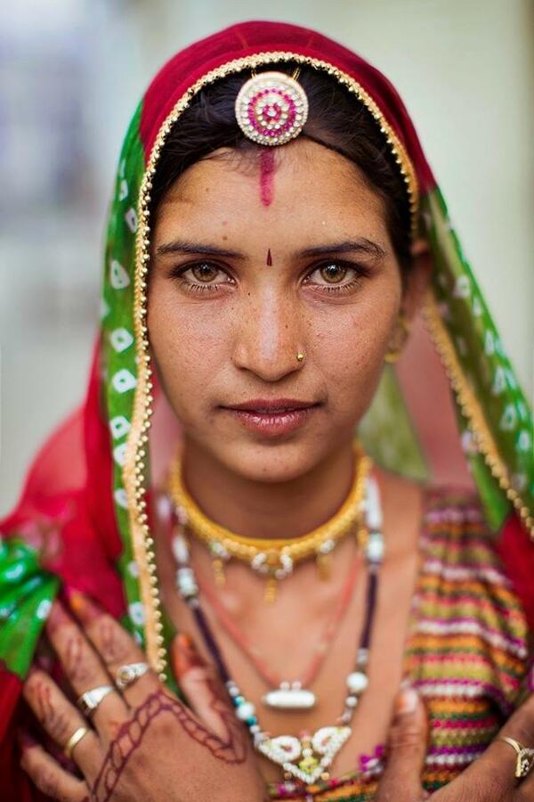 Колоритната красота на индийските жени, представена чрез вълнуващи портрети