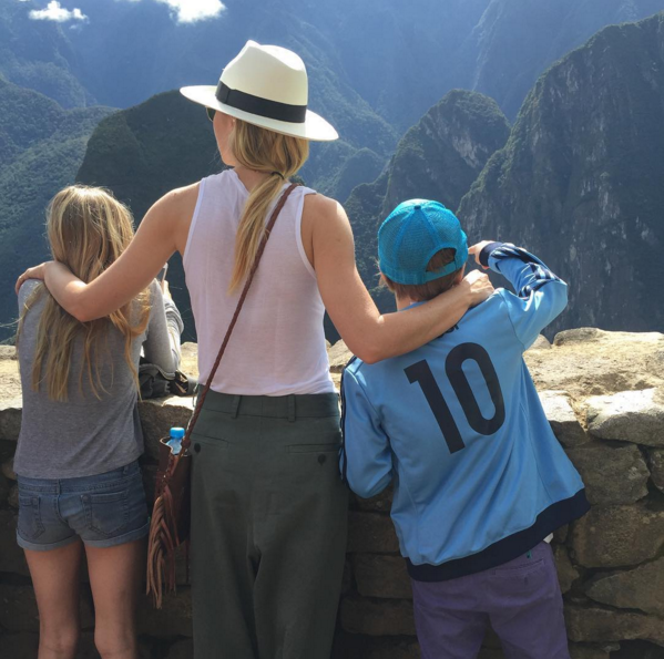 Гуинет Полтроу заведе порасналите си деца на идилична ваканция в Перу