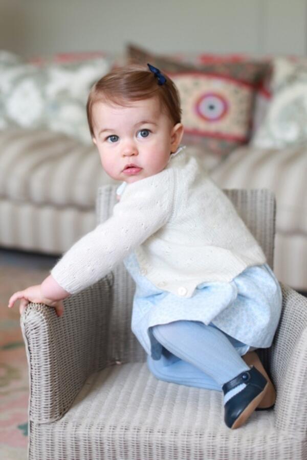 Принцеса Шарлот навърши 1 годинка и е абсолютно очарователна!