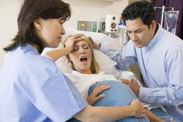 Шокиращите и засрамващи случки, които са изпитали жени по време на раждане