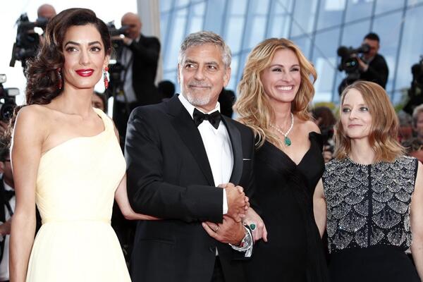 Амал Клуни и Джулия Робъртс са най-елегантните звезди в Кан