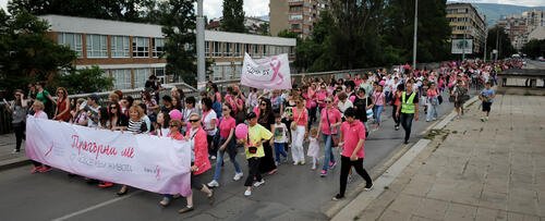 Над 1500 души се включиха в похода на Avon срещу рака на гърдата 