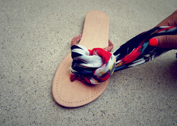 Направете си сами: Цветни гладиаторски сандали!