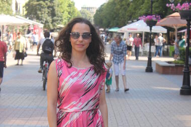 Стилните жени на София: Розова рокля