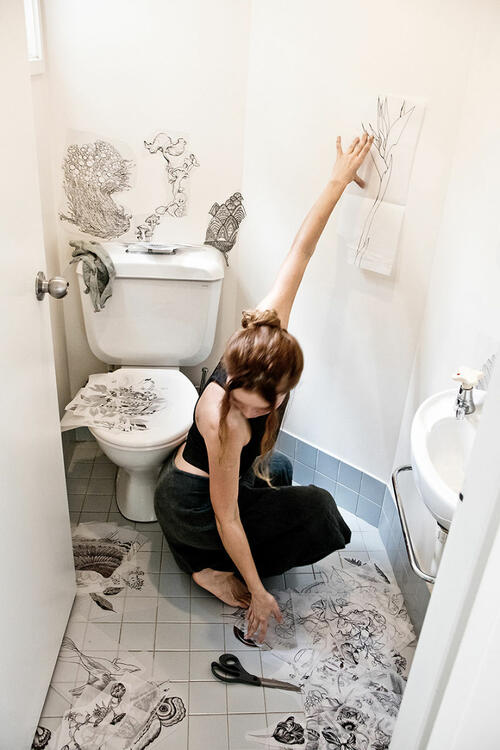 Това момиче превръща тоалетната си в магическо място 
