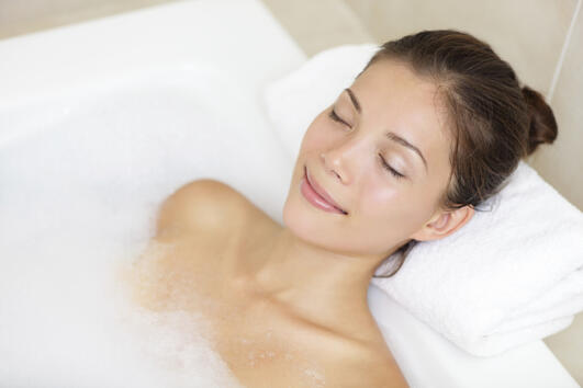 Топлата вана стимулира физическото и психическото ни здраве