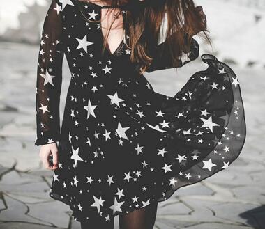 Неотразими със звездна рокля