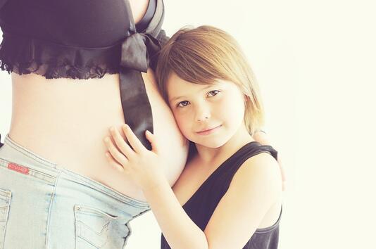 Спечелете страхотни награди във фотоконкурса "Щастието да бъдеш майка" 