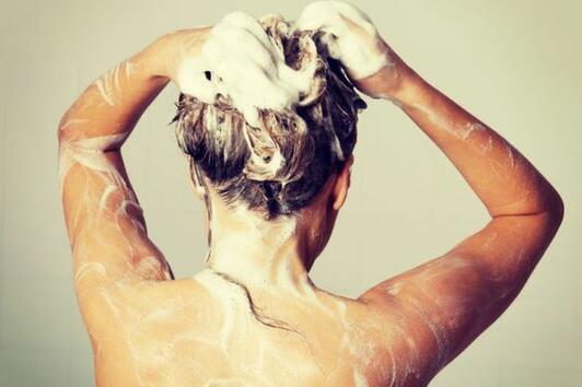 9 съвета, които ще ви спасят от миенето на косата всеки ден 