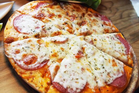 Най-добрата рецепта за пица с 4 сирена
