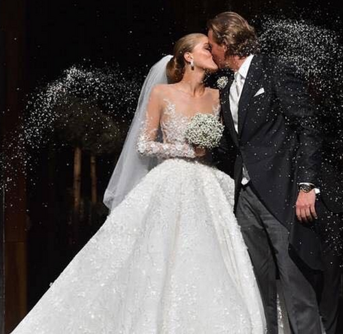 Как изглежда роклята за 1 милион евро, с която се омъжи наследницата на "Сваровски"? (СНИМКИ)