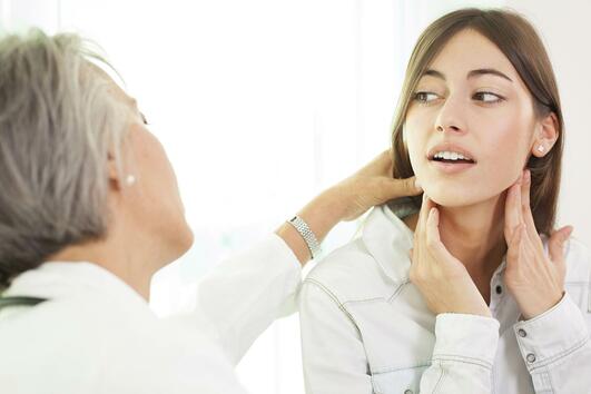 7 симптома на заболяване на щитовидната жлеза, които не бива да игнорираме