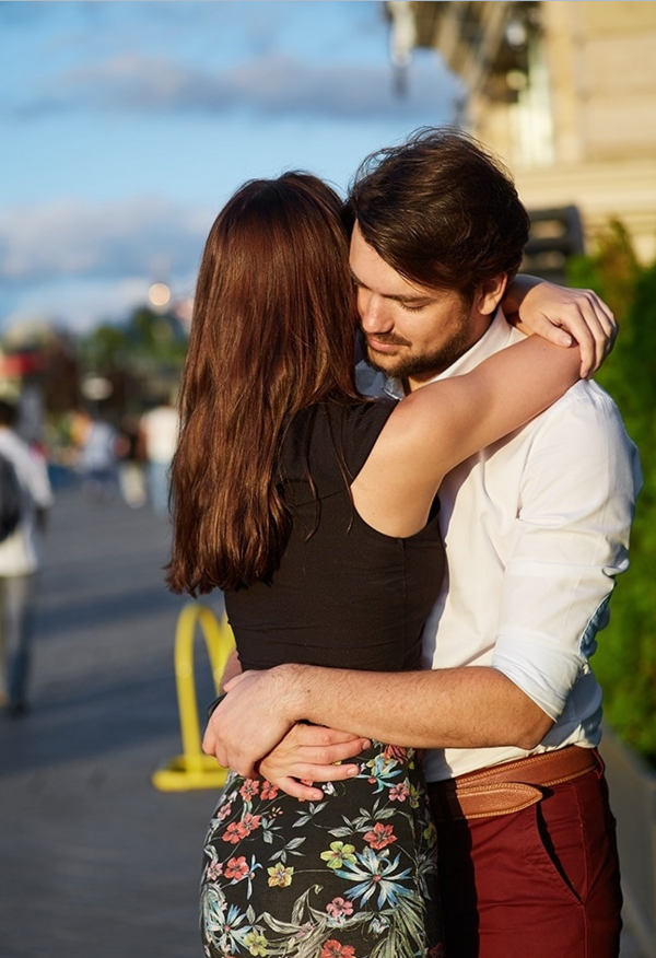 Тези 9 вида прегръдки ще хвърлят светлина върху връзката ви