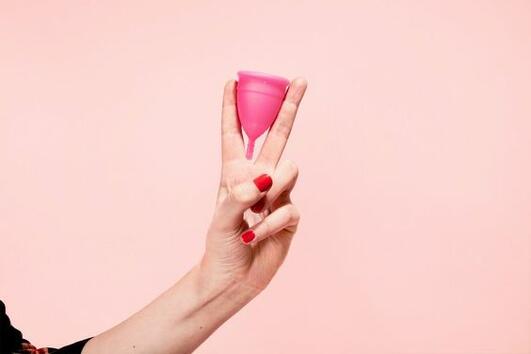 5 жени споделят за използването на менструална чашка