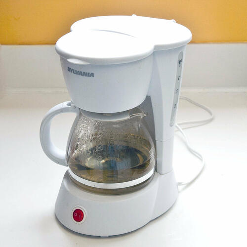 Как да почистите кафе машината си с естествени продукти