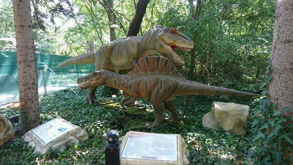 Играй и завоюва двоен билет за изложбата „ Живите динозаври “ 