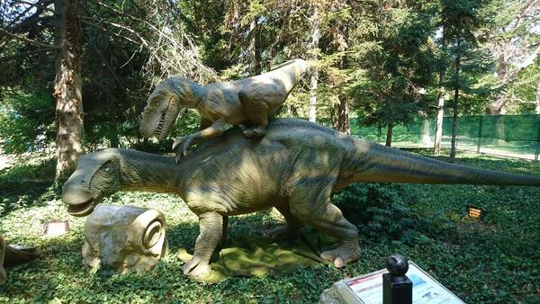 Играй и завоюва двоен билет за изложбата „ Живите динозаври “ 