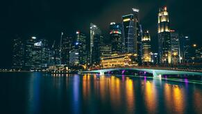 Сингапур е град държава където новите технологии се съчетават с традициите