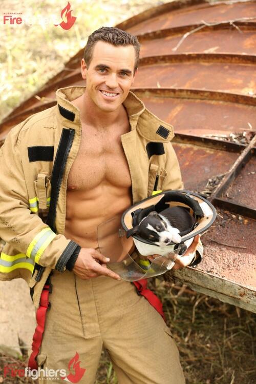 Горещи австралийски пожарникари за страхотен ден!