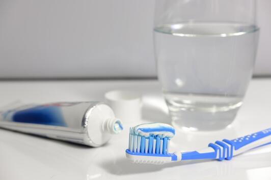6 ефективни начина за премахване на зъбната плака 