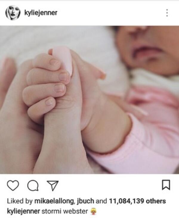 Кайли Дженър издаде името на бебето си