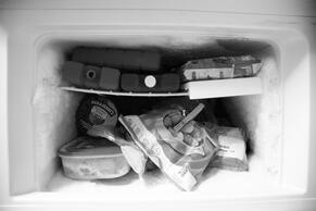 Отворете хладилника си и вижте какво има в него Има
