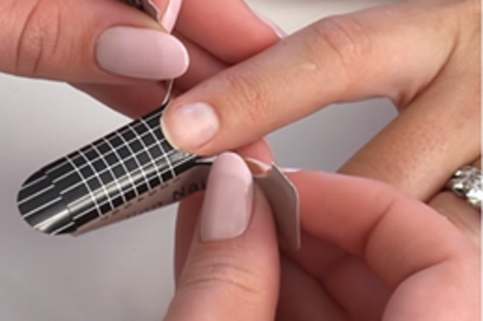 Видео урок за изграждане на нокти с гел 