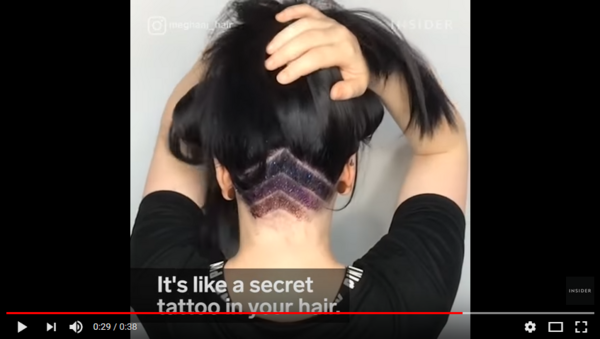  Скрити блестящи татуировки за коса 