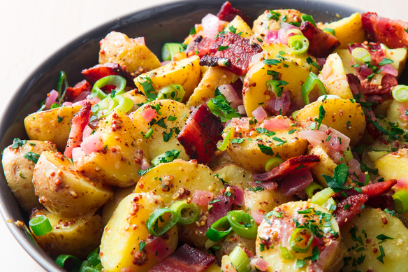 Днес ще ви представим рецепта за една по-различна картофена салата.