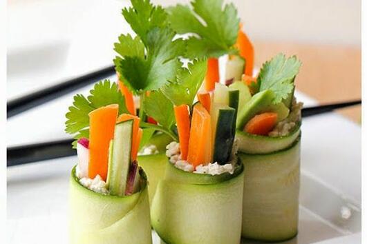 Рулца от тиквички със зеленчуци