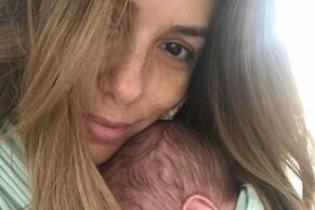 Ева Лонгория която роди първото си дете преди 3 седмици