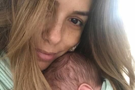 Ева Лонгория със сладки снимки на бебето и първа фотосесия след раждането 