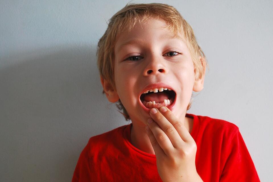 Спомянте ли си падането на първото зъбче на вашето дете?