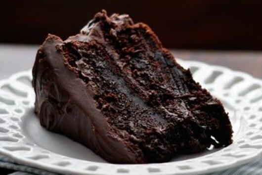 Вкусна торта с черен шоколад 