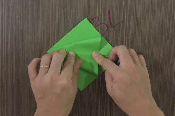 Как да си направите 3D елхички от хартия? 