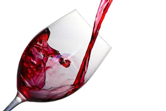 Можете ли да пиете вино, докато спазвате Средиземноморската диета? 